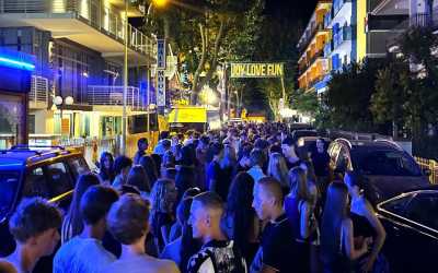 Obóz młodzieżowy, Rimini H. Asso*** - obóz Party Zone - wylot z Warszawy Hotel Asso***, 8 dni 16-19 lat